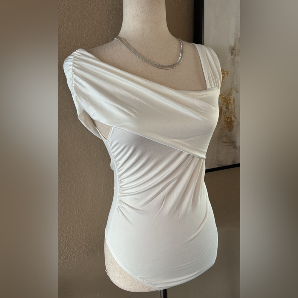 Off shoulder stretchy white elegant bodysuit
